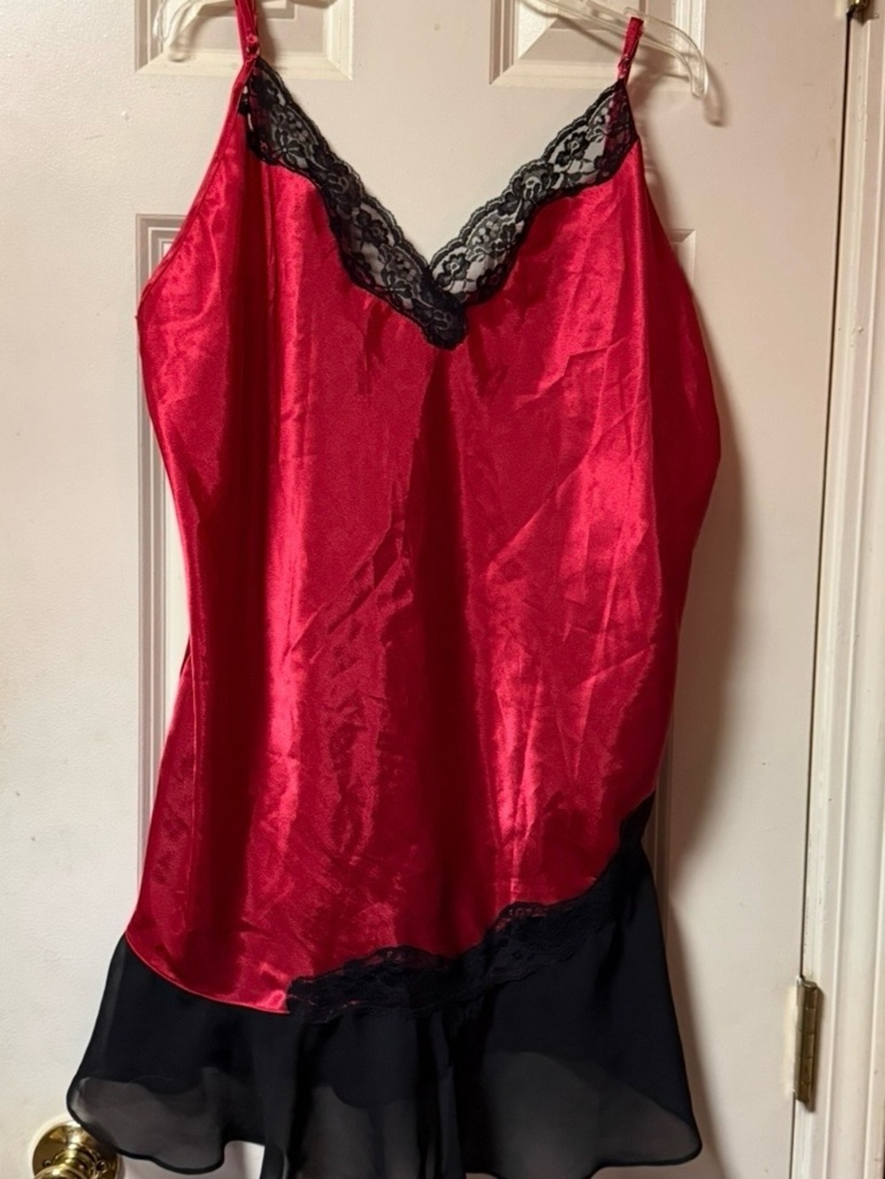 Vintage~Women’s ~ Chemise Nightgown ~ Satin ~ Red & Black ~ Lace Trim ~ V-Neck